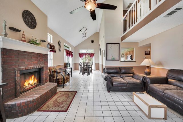 4212 Maryanne Place, Haltom City, TX 76137