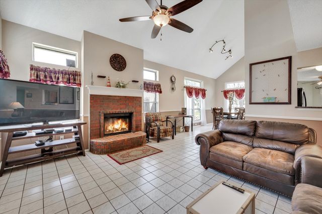 4212 Maryanne Place, Haltom City, TX 76137