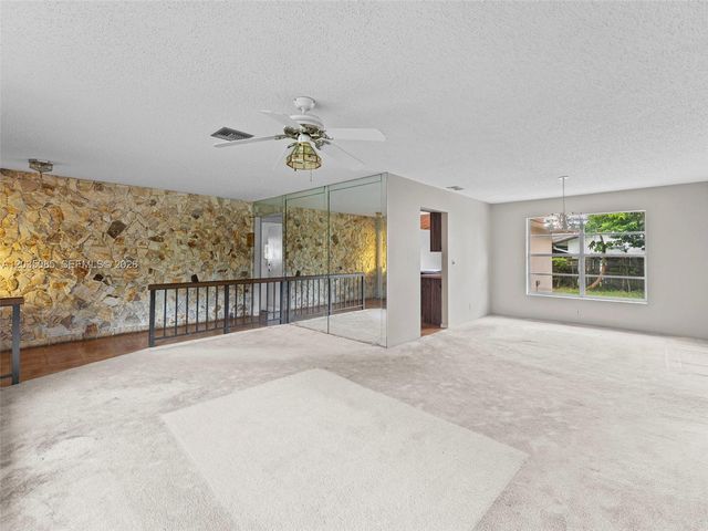 2862 SW 13th Ct, Deerfield Beach, FL 33442