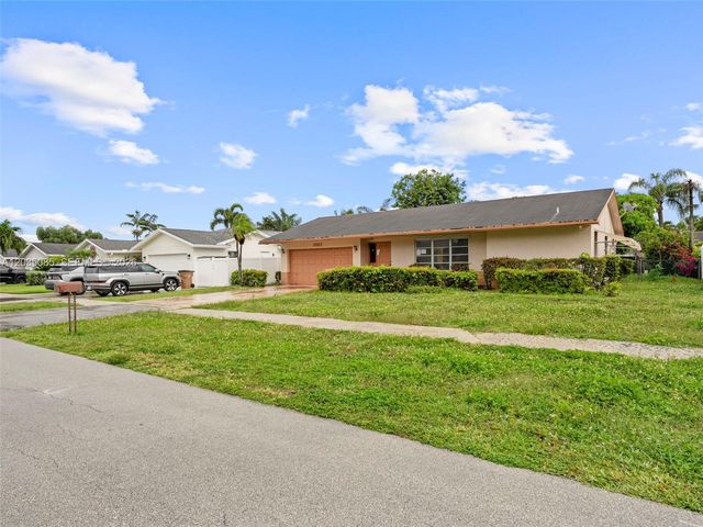 2862 SW 13th Ct, Deerfield Beach, FL 33442