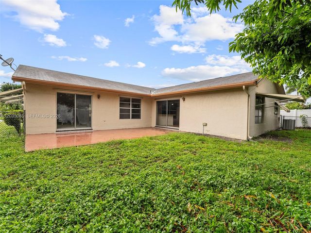 2862 SW 13th Ct, Deerfield Beach, FL 33442