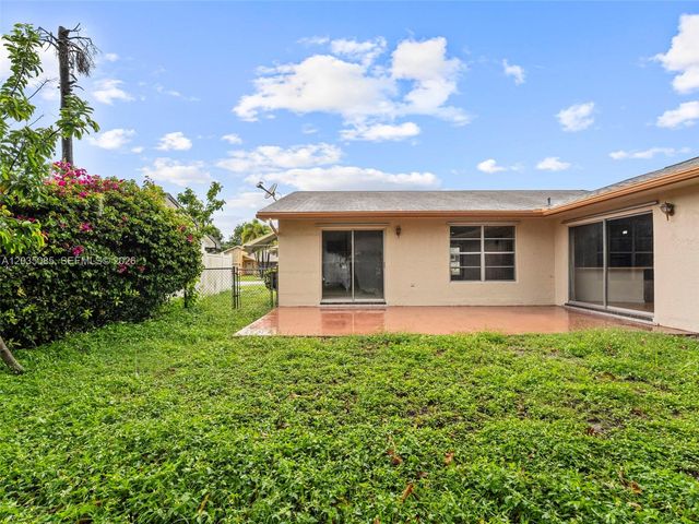 2862 SW 13th Ct, Deerfield Beach, FL 33442