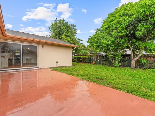 2862 SW 13th Ct, Deerfield Beach, FL 33442