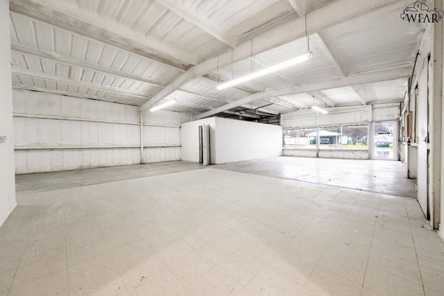 503 N GRAHAM STREET, Henrietta, TX 76365