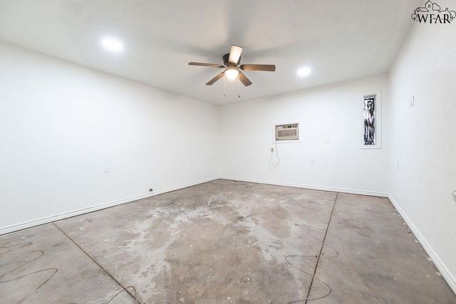 503 N GRAHAM STREET, Henrietta, TX 76365