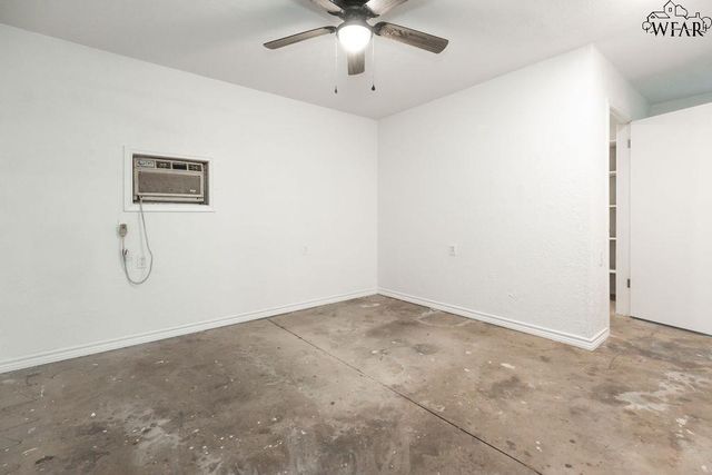 503 N GRAHAM STREET, Henrietta, TX 76365