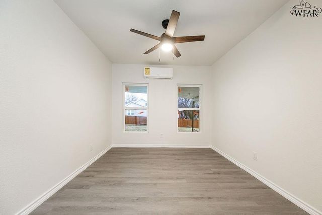 503 N GRAHAM STREET, Henrietta, TX 76365