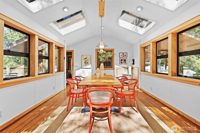 18503 SE 64th Way, Issaquah, WA 98027