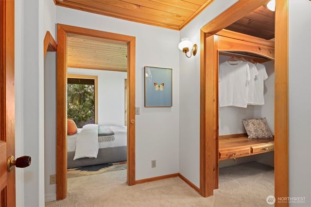 18503 SE 64th Way, Issaquah, WA 98027