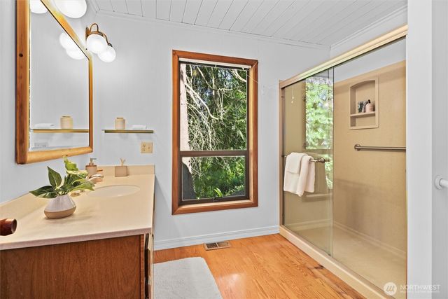 18503 SE 64th Way, Issaquah, WA 98027