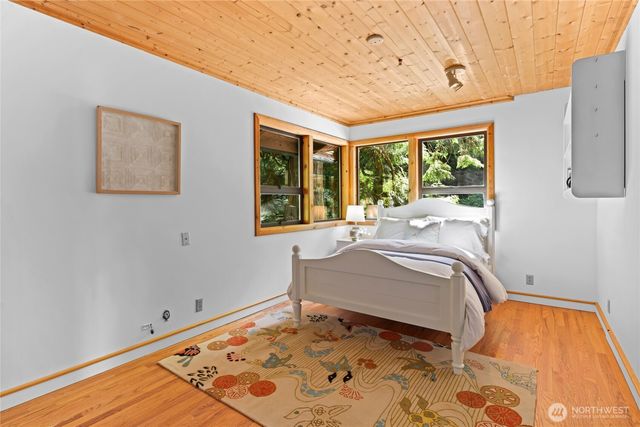 18503 SE 64th Way, Issaquah, WA 98027