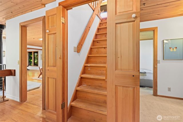 18503 SE 64th Way, Issaquah, WA 98027
