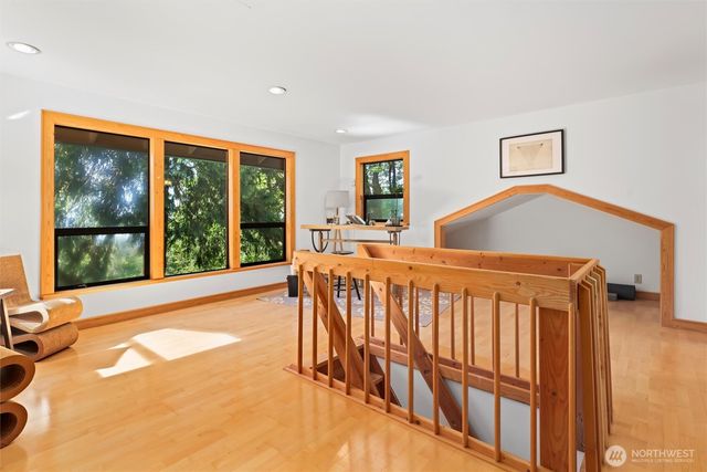 18503 SE 64th Way, Issaquah, WA 98027