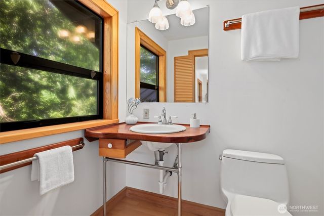 18503 SE 64th Way, Issaquah, WA 98027