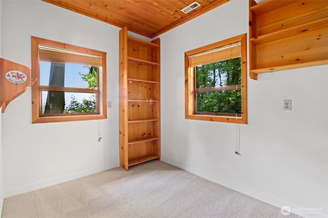18503 SE 64th Way, Issaquah, WA 98027