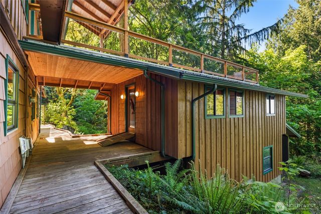 18503 SE 64th Way, Issaquah, WA 98027