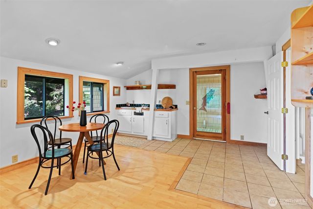 18503 SE 64th Way, Issaquah, WA 98027