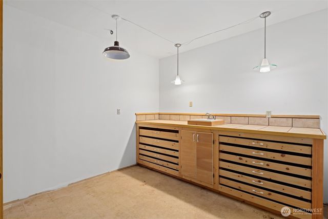 18503 SE 64th Way, Issaquah, WA 98027