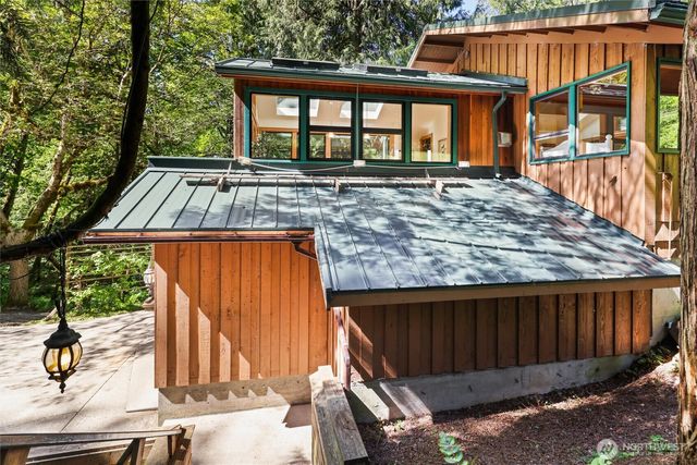 18503 SE 64th Way, Issaquah, WA 98027
