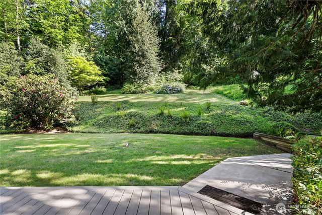 18503 SE 64th Way, Issaquah, WA 98027