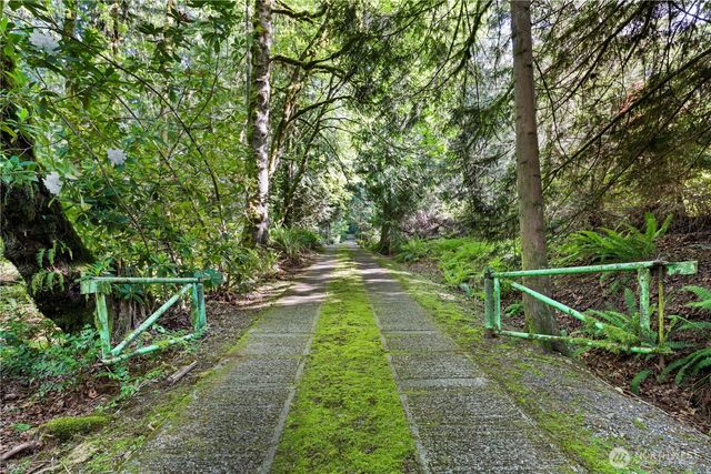 18503 SE 64th Way, Issaquah, WA 98027