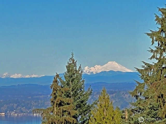 18503 SE 64th Way, Issaquah, WA 98027