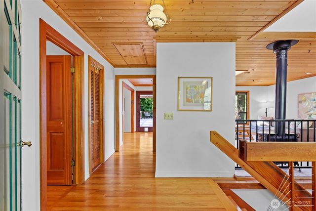 18503 SE 64th Way, Issaquah, WA 98027