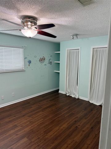 4910 Alamo Drive, Galveston, TX 77551