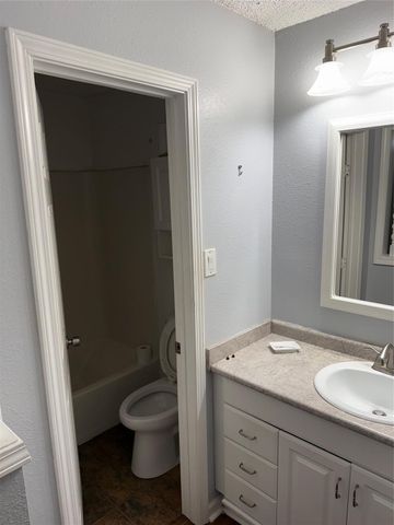 4910 Alamo Drive, Galveston, TX 77551