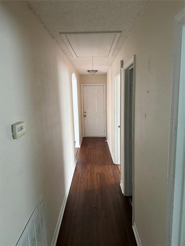 4910 Alamo Drive, Galveston, TX 77551