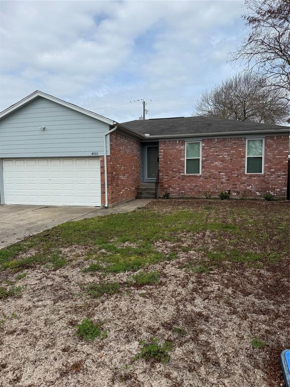 4910 Alamo Drive, Galveston, TX 77551