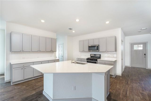 128 Big Sandy Creek DR, Hutto, TX 78634