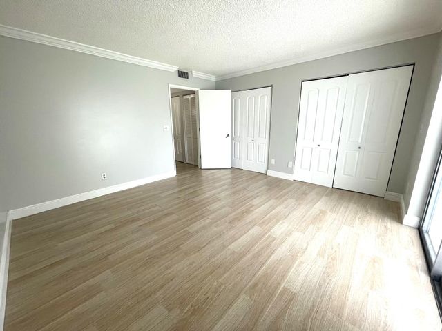 1811 Meadows Circle W, Boynton Beach, FL 33436