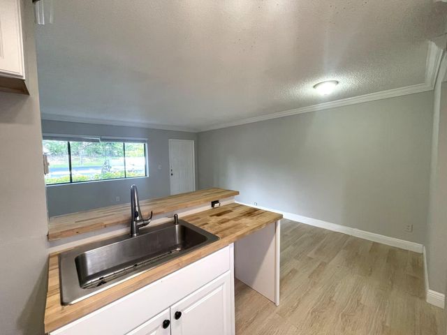 1811 Meadows Circle W, Boynton Beach, FL 33436
