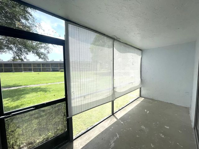 1811 Meadows Circle W, Boynton Beach, FL 33436