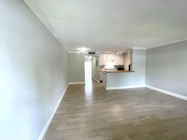 1811 Meadows Circle W, Boynton Beach, FL 33436