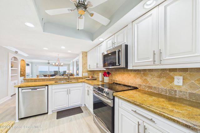 2727 N Highway A1a W 304, Indialantic, FL 32903