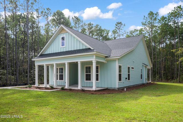 36 Tuscarora Avenue, Beaufort, SC 29907