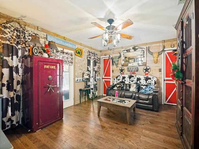 302 Johnson Street, Seagoville, TX 75159
