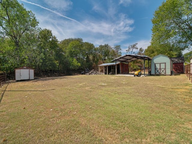 302 Johnson Street, Seagoville, TX 75159