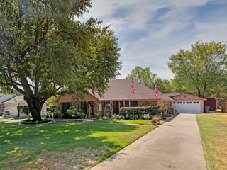 302 Johnson Street, Seagoville, TX 75159