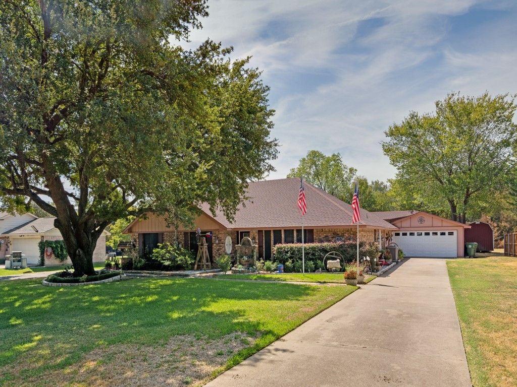 302 Johnson Street, Seagoville, TX 75159