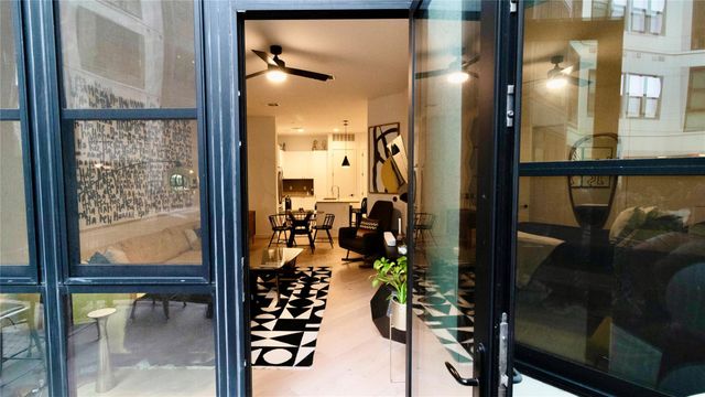 800 Embassy DR 115, Austin, TX 78702