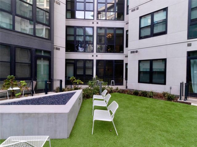 800 Embassy DR 115, Austin, TX 78702