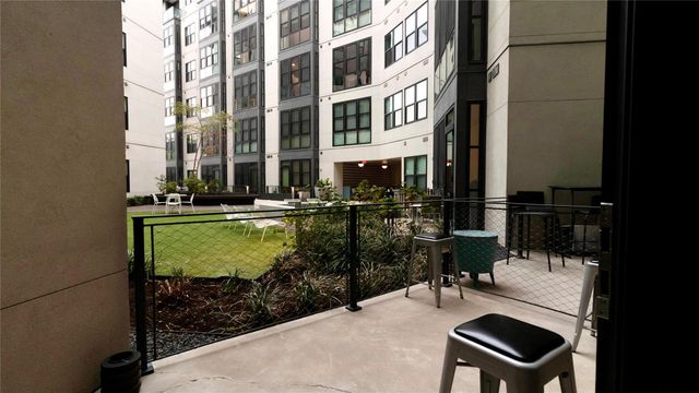 800 Embassy DR 115, Austin, TX 78702