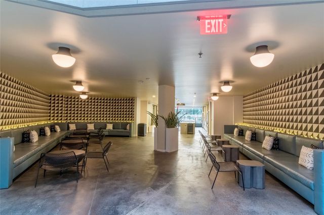 800 Embassy DR 115, Austin, TX 78702