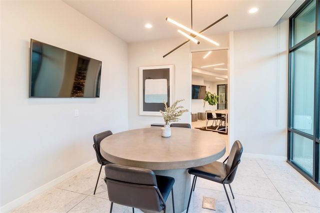 800 Embassy DR 115, Austin, TX 78702