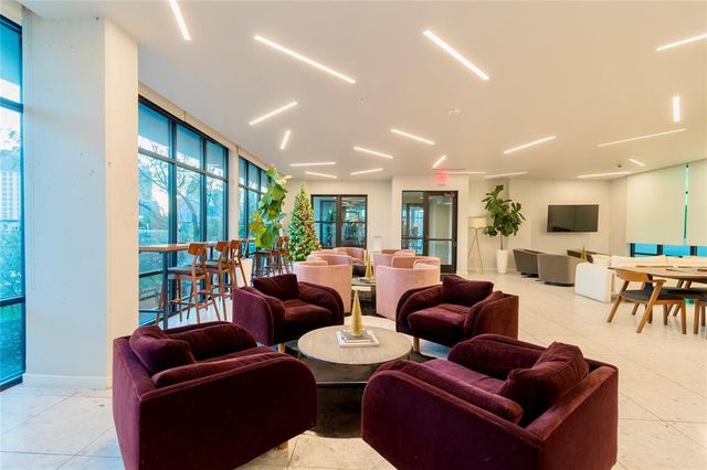 800 Embassy DR 115, Austin, TX 78702