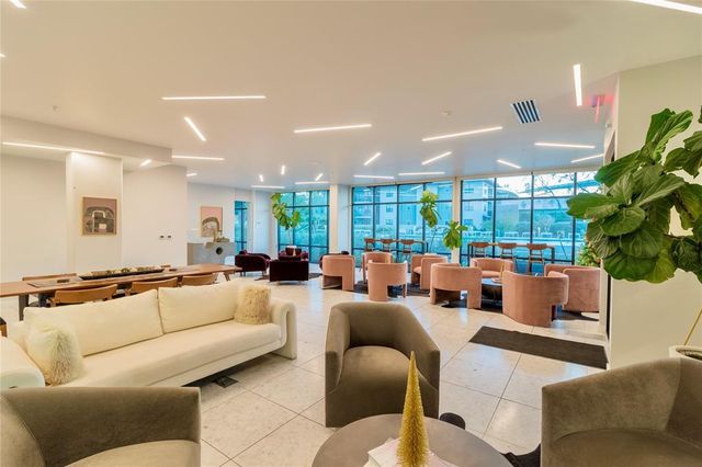 800 Embassy DR 115, Austin, TX 78702