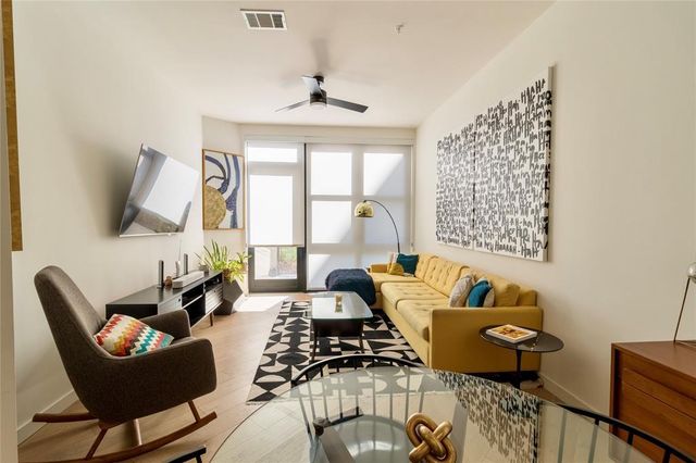 800 Embassy DR 115, Austin, TX 78702